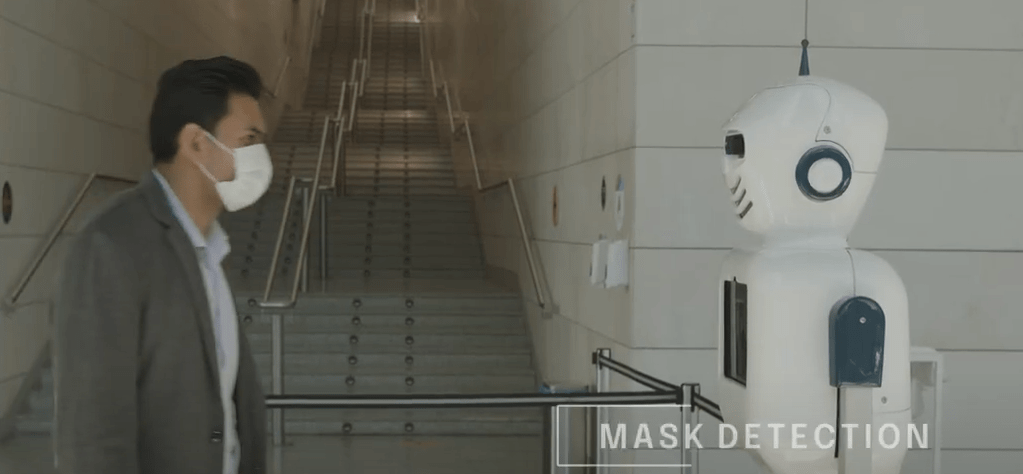 Case_fivecomm_robot-mask-detection-a
